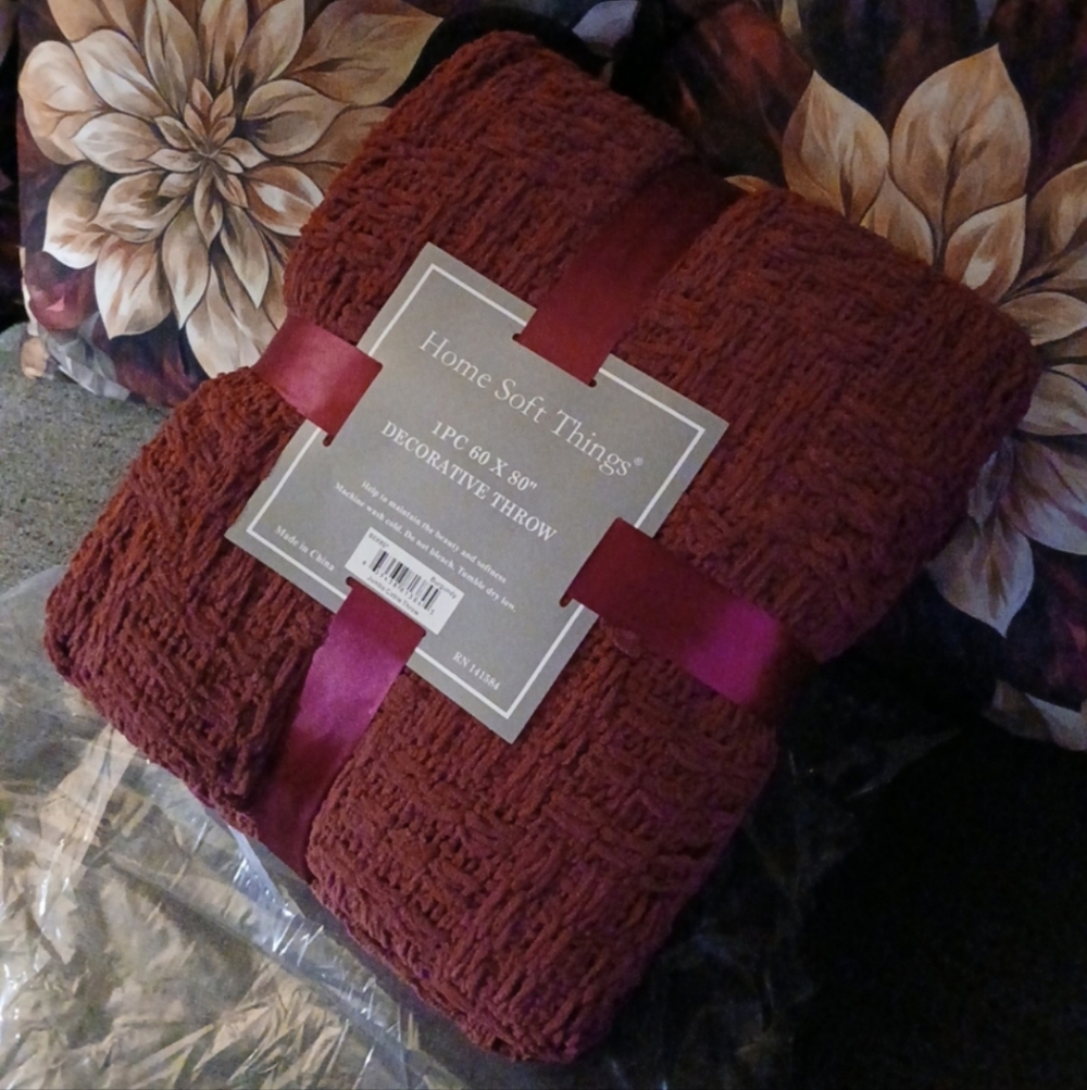 Decorative Burgundy Oversized Knit Throw